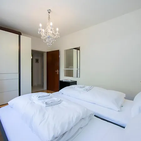 Apartment Casa Monti Belvedere With Pool + Terrace Dining - Happy Rentals