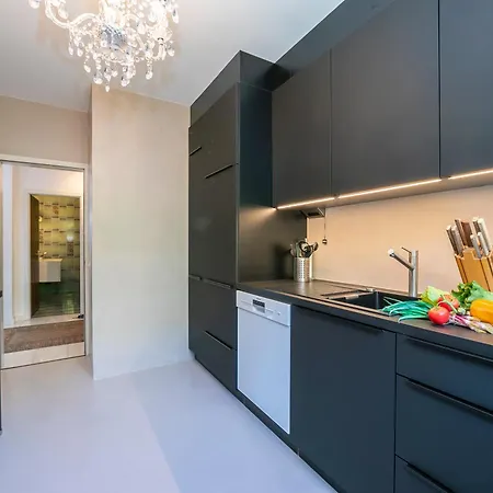Casa Monti Belvedere With Pool + Terrace Dining - Happy Rentals *